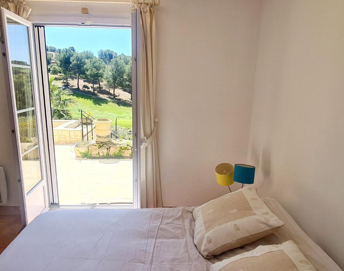Villa Dans Cadre D'Exception - Golf, Piscine Et Tennis Prive Saint-Cyr-sur-Mer Exterior foto